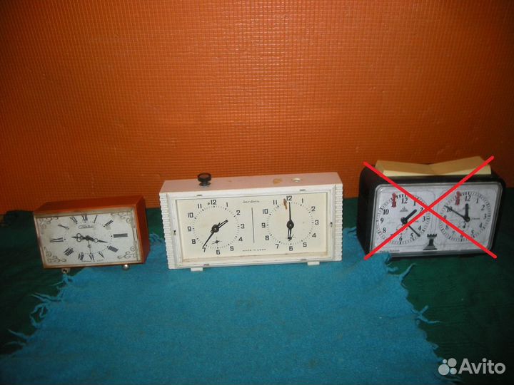 Часы Севани Слава Slava Янтарь будильники