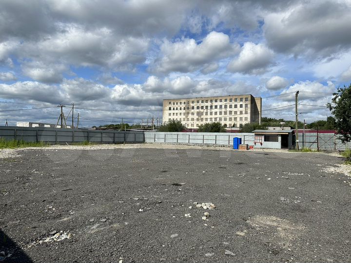 Открытый склад, стоянка 2000 м²