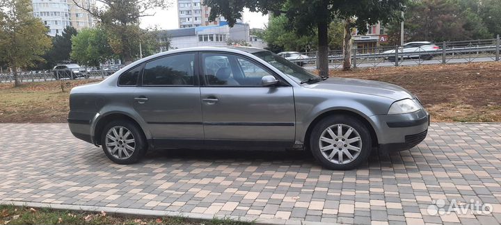 Volkswagen Passat 1.6 МТ, 2004, 220 000 км