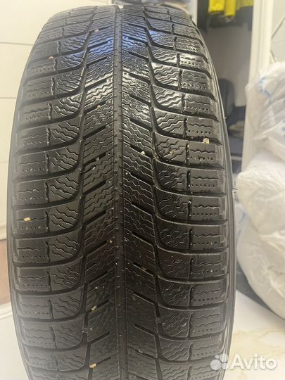 Michelin X-Ice XI3 215/65 R17 99