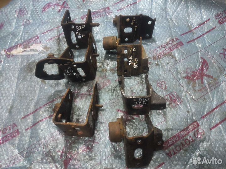 Кронштейн АКПП Toyota rav 4 30