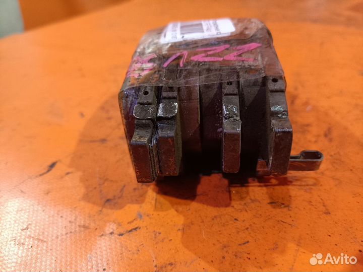 Тормозные колодки Toyota Vista ZZV50 (Переднее)