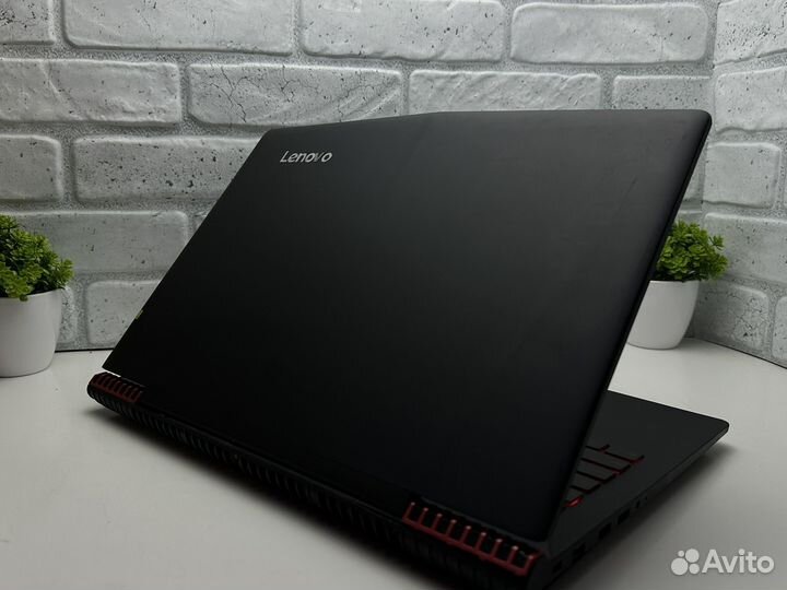 Игровой ноутбук Lenovo