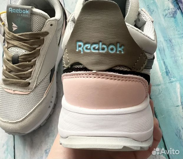 Р.36-40 Женские кроссовки Reebok