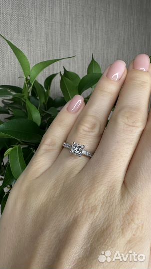 Кольцо с Натуральным бриллиантом 1 карат