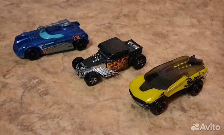 Машинки Hot wheels