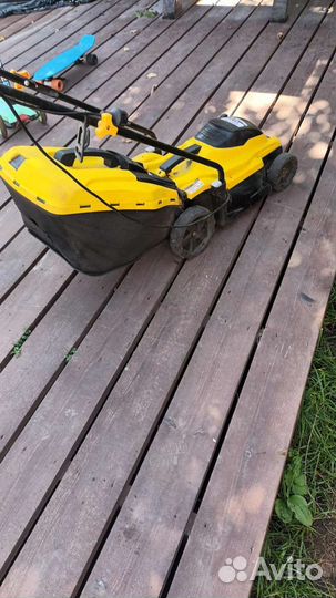 Газонокосилка электрическая