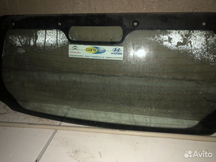 Заднее стекло со спойлером Chevrolet Spark