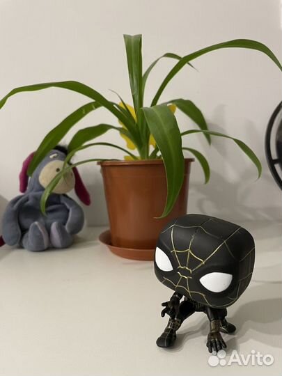 Фигурка funko pop Spider-Man Black Gold