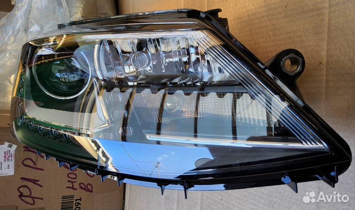 Блок фара правая Chevrolet Tahoe 3