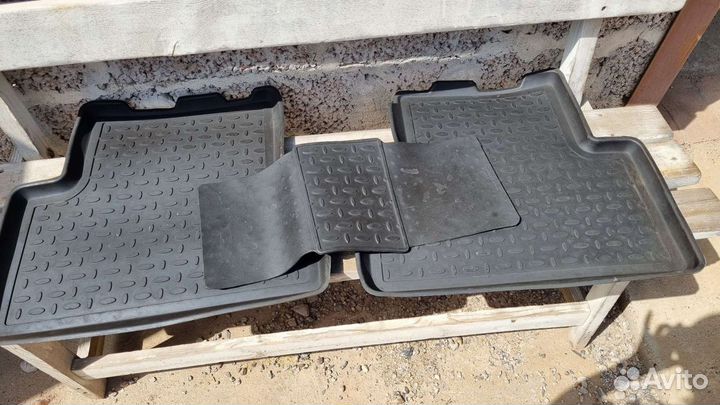Резиновые коврики на audi Q3