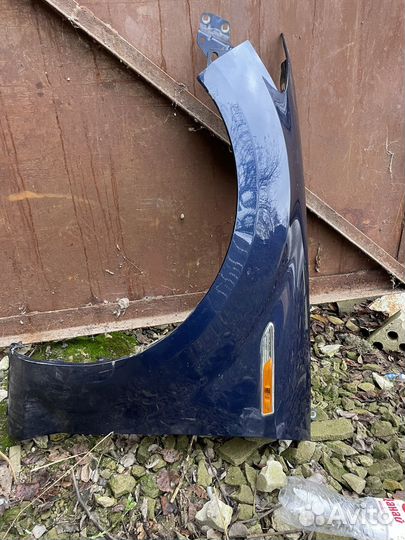 Крыло переднее левое