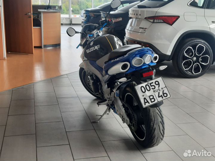 Suzuki GSR 400
