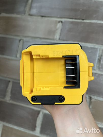 Мини ушм dewalt DCS438N