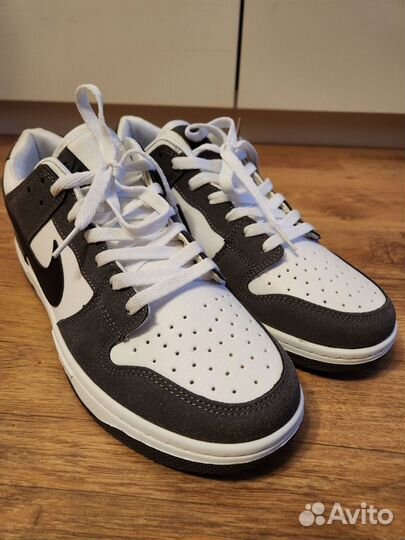 Кроссовки Nike 44 eur