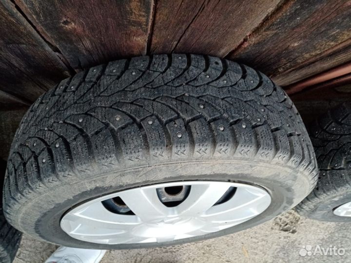Pirelli Formula Ice 185/60 R14