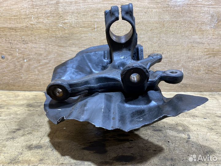 Поворотный кулак передний правый BMW E46 X126