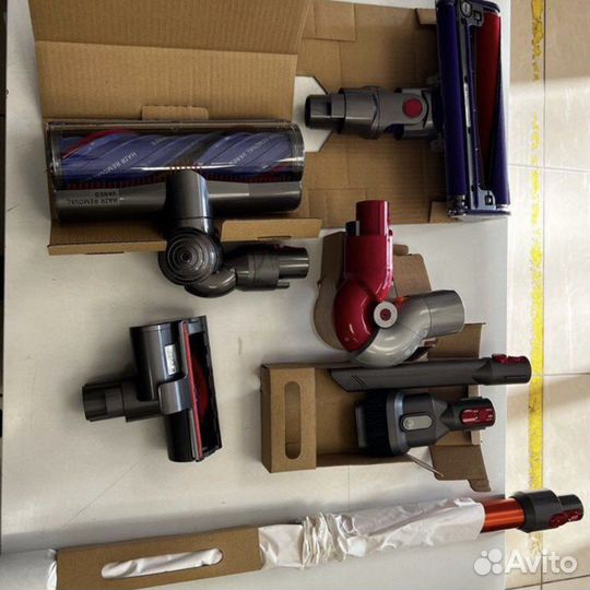 Пылесос Dyson V10 absolute