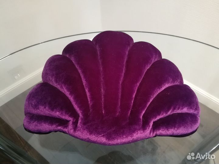 Продам подушку в форме ракушки