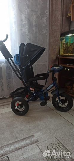 Детский велосипед с ручкой