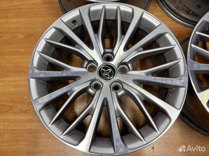 Toyota Camry XV70 литые диски R18 оригинал