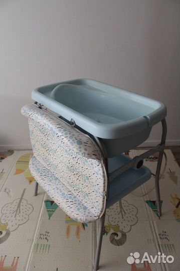 Пеленальный столик с ванночкой chicco