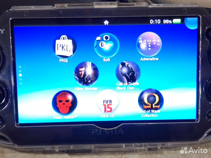 PS Vita прошитый. 3000 игр