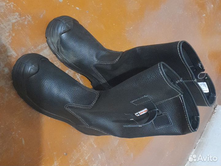 Продажа спец обуви