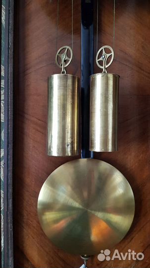 Жильные настенные часы с боем