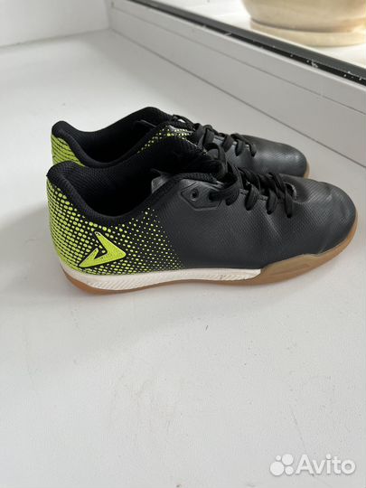 Футбольные бутсы для зала детские