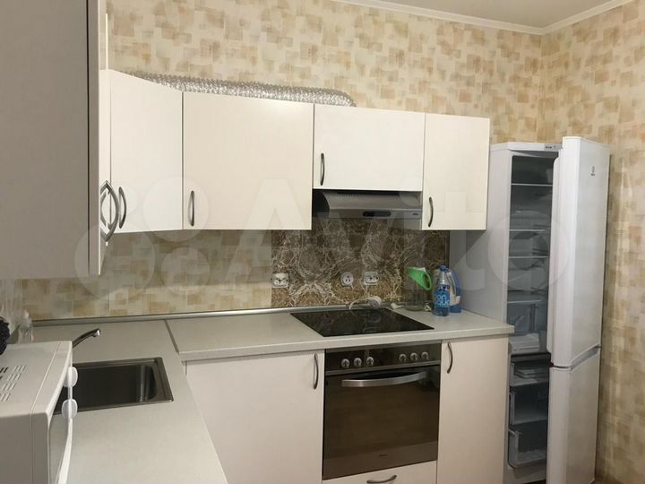 1-к. квартира, 42 м², 7/25 эт.