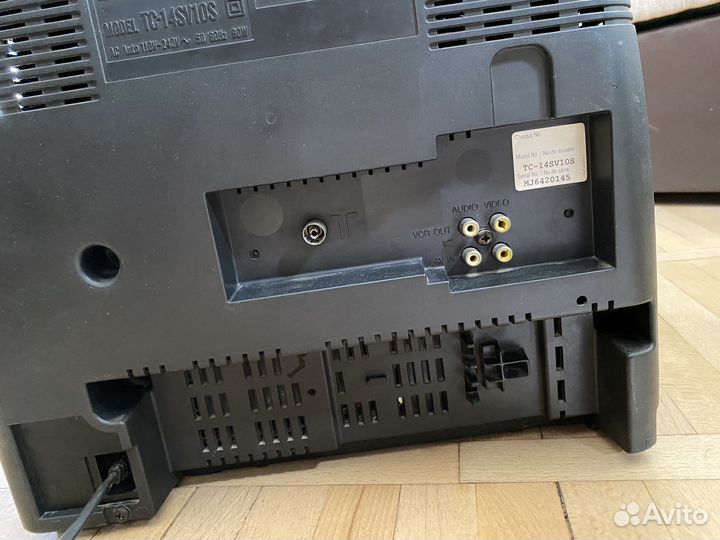 Телевизор+VHS проигрыватель Panasonic TC-14SV10S