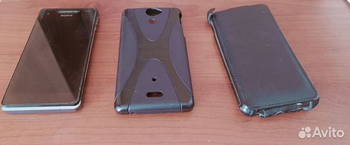 Телефон Sony Xperia V