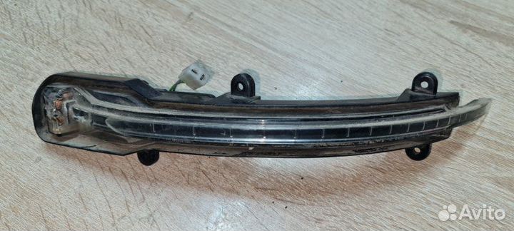 Указатель поворота левый Audi Q7 2010