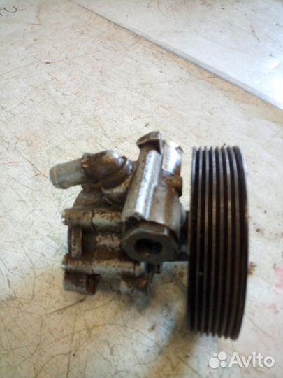 Насос гур Renault Duster 1 2010