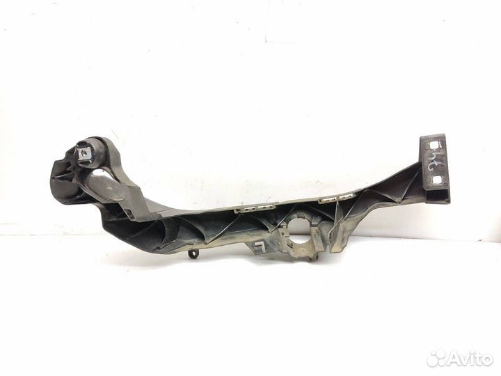 Крепление фары (кронштейн фары) левой BMW 3