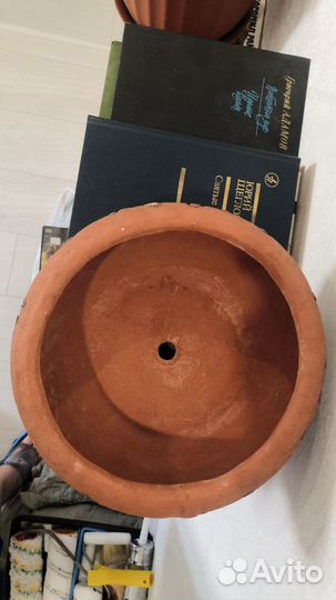 Глиняное кашпо с поддоном для цветов