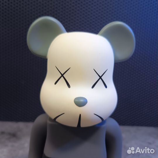 Коллекционная фигурка Bearbrick Kaws (28см)