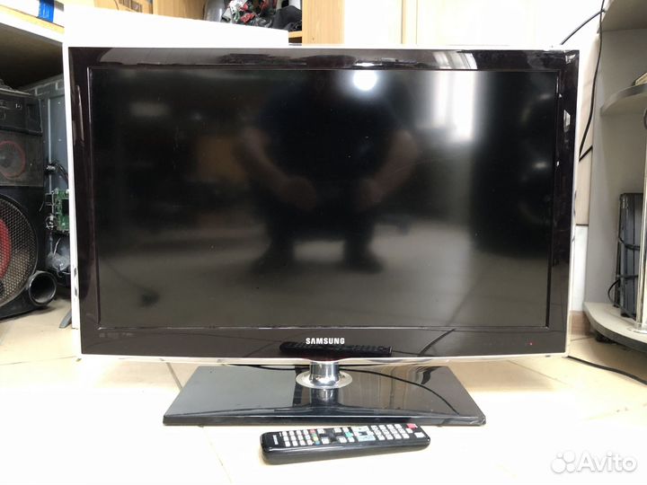 ЖК телевизор Samsung 32