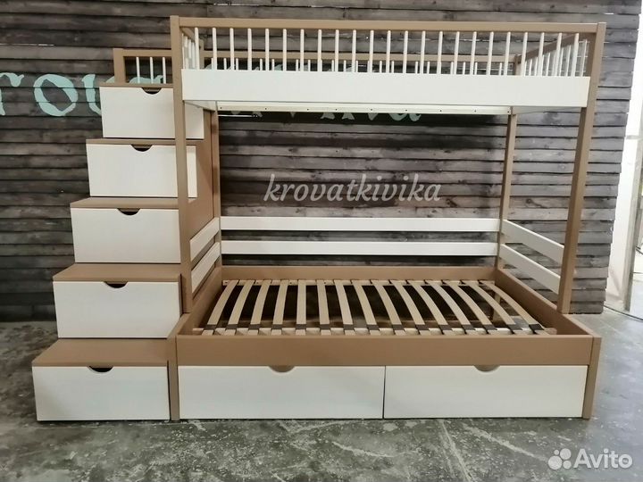 Двухъярусная Эко кровать с лестницей комодом