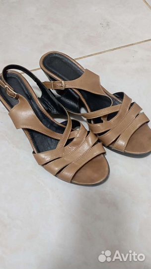 Босоножки женские