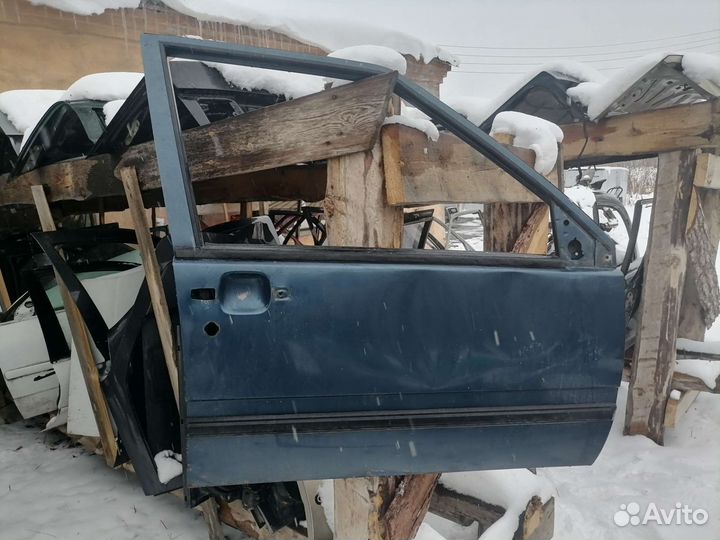 Передняя правая дверь Volvo 940