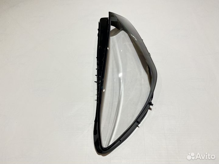Правое стекло фары Mercedes W117 рестайлинг