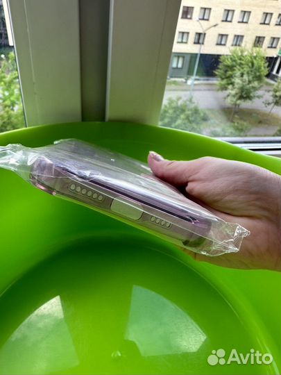 Баклажановый чехол на iPhone 14 pro max