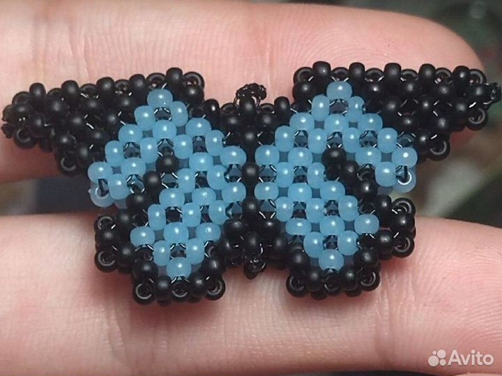 Брошь из бисера