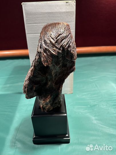 Статуэтка птицы орел