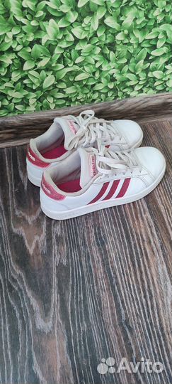 Кеды adidas для девочки