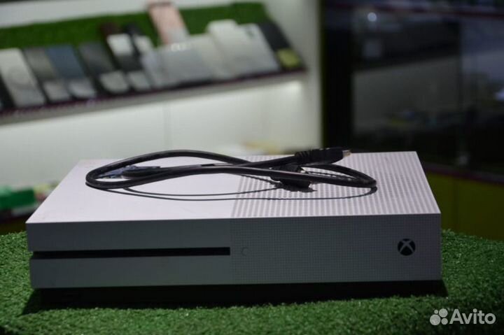 Игровая приставка XBox One S 500Gb