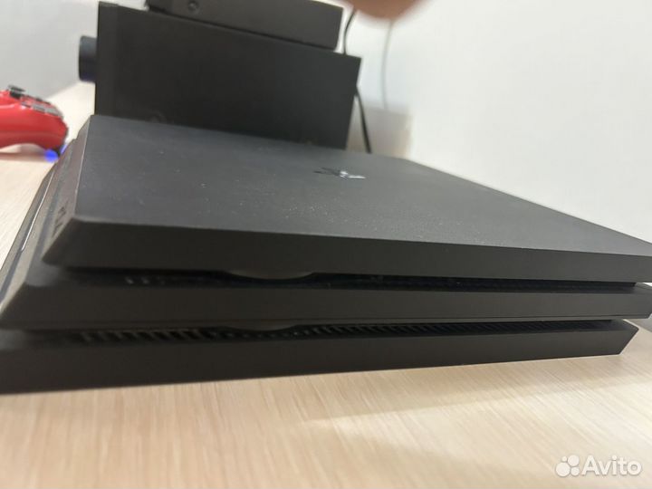 Sony PS4 pro 1tb + 2 контроллера