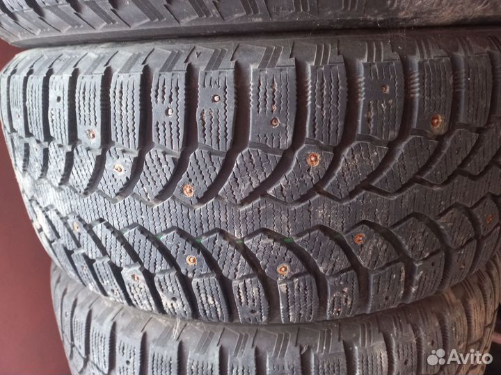 Bridgestone Blizzak Spike-01 255/55 R18